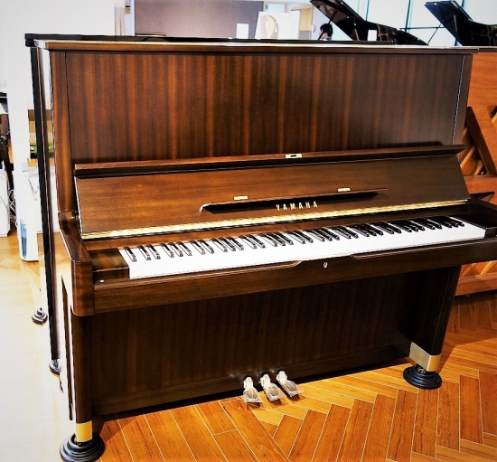 YAMAHA U5H