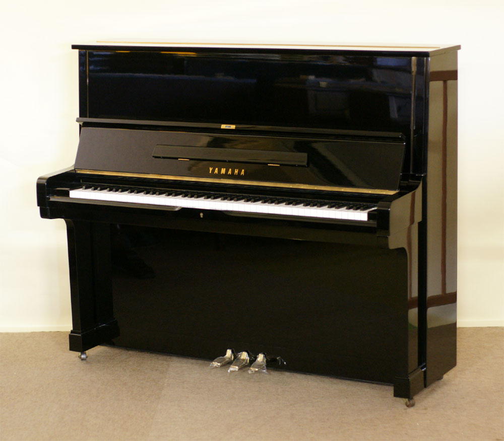 YAMAHA U2H