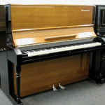 YAMAHA U3B